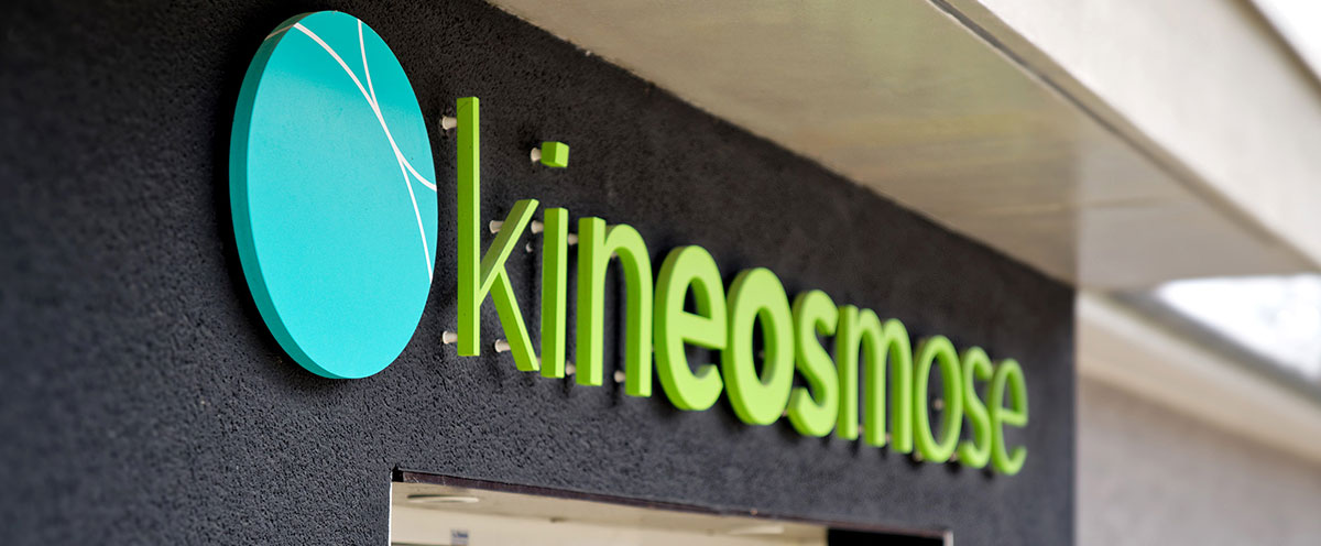 Entrée du Centre Kinéosmose, Kinésithérapie, bien-être à Pontcharra